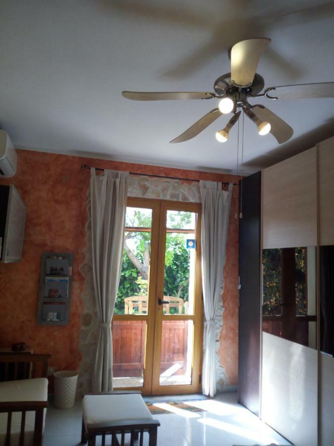 B&B Villa Sul Golfo กวาร์ตู ซานเตเลนา ภายนอก รูปภาพ